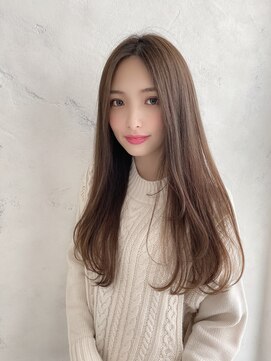 ソワリー 栄(THOiRY) 小顔カットが得意なスタイリストby坂元