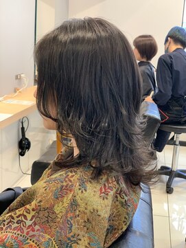 リリー(Lily) 外ハネレイヤースタイル