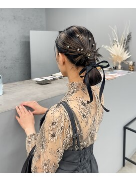 ノード(NODO) タイトシニヨンのリボンアレンジ