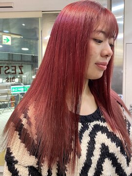 ヘアーアンドメイク ビス(HAIR&MAKE bis) ブリーチ一回でチェリーレッド【中西思実】