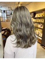 サニー 渋谷(SUNNY) バレイヤージュ、ハイライト、レイヤーロング、グレーベージュ