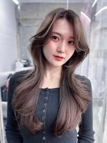 フィヴェント(Fivent)&nbsp;カーテンバングな前髪が人気！くびれレイヤーでプチイメチェン♪