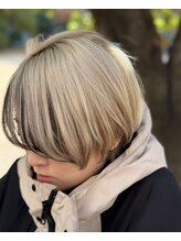サロンドニケ エフェクトブリーチ、前髪デザインでおしゃれボブスタイル