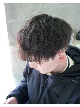 にもう 波巻きツイストスパイラル　フェザーパーマ　ブルーカラー