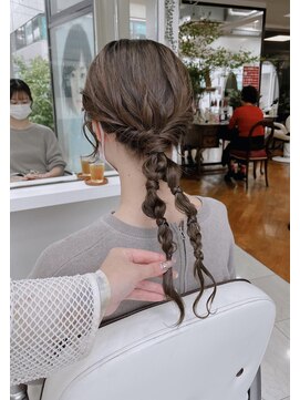 オブヘアージユウガオカ(Of HAIR Jiyugaoka) 【お呼ばれヘア】