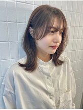 暗髪×ミディアムレイヤーで魅せる洗練スタイル【鹿児島美容室】