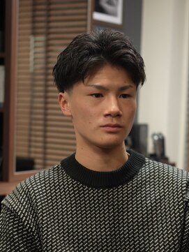 プロ バーバーショップ(PRO BARBER SHOP) 黒髪テーパーフェード