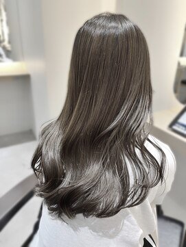 サロンドミルク 原宿(salon de MiLK) 【原宿/明治神宮前】髪質改善艶カラーグレーシルバー