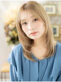 ミルクティーベージュ顔周りカットミディアムレイヤー北浦和20代