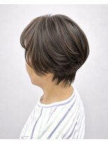 アサクラ シンキタ(ASAKURA SHINKITA)&nbsp;くびれショート　白髪ぼかし（ナチュラル）