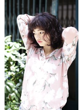 スタジオ 渋谷 原宿(Stujio) ゆるクシャウェーブのミディアムスタイル