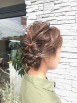 エルヴィータ(Elvita) サイドヘアアレンジ