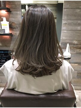 トルネード(TORNADO) オリーブグレージュバレイヤージュ