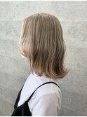 ホワイトベージュ