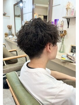 ファム バイコヒナタ(FUM by KOHINATA) 【人気急上昇!】波打ちツイストスパイラル