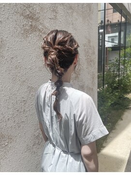 ノード(NODO) ふんわりフェミニンポニーテールアレンジ