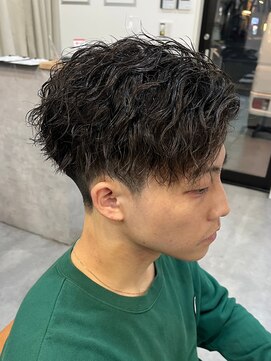 エルマーク 心斎橋(L-MARK) アップバング短髪ツイストスパイラルブリーチパーマツイスパ