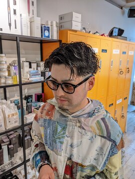 コワファーストナガサキシャンプーボーイ(COIFF1RST NAGASAKI SHAMPOO BOY) ショートアップバング×ツイストスパイラルパーマ