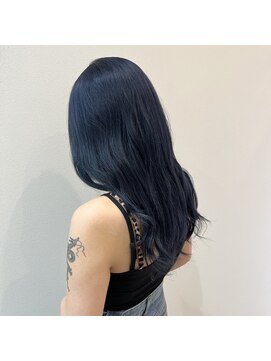 ルーム 刈谷店(room) 濃いめのブルーで大人っぽく♪