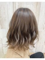 ミー(Me)&nbsp;ミディアムボブ