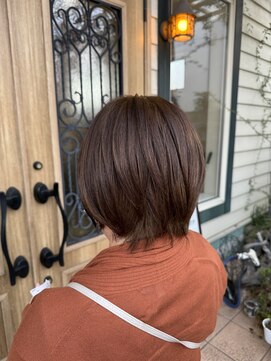 チョコレート(chocolate) 白髪ぼかしショート