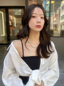 ユーフォリア 青山(Euphoria) センター分けくびれヘア前髪ロングレイヤー韓国ヘアエモージュ