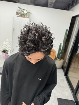 シロ(SILLO.) 無造作スパイラルパーマ