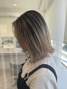 カラ ヘアーサロン(Kala Hair Salon) ハイライトバレイヤージュダブルカラーケアブリーチ20代30代40代
