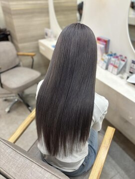 ラビス クローバー(Lovis clover) Miki ツヤ髪スタイル くびれヘア