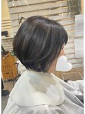 ショートボブ×艶カラー