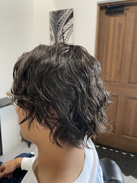 ボンド(Bond) 20代30代40代メンズカット ツイストスパイラルパーマ 岐阜市