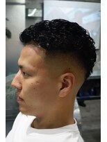 チルチェア 池袋(CHILL CHAIR)&nbsp;IRON PERM×SKIN FADE〈池袋/バーバー/理容室〉