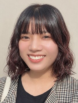 シアン 栄店(CYAN.) ぱっつんバングにもこもこウェーブパーマ