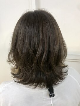 シアン(CYAN) 伸ばしかけの方にレイヤーロブ