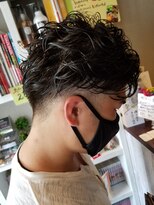 ロッキンヘアー(Rockin' hair) 七三パート　波ウェーブ　ソフトツイスト　ツーブロック