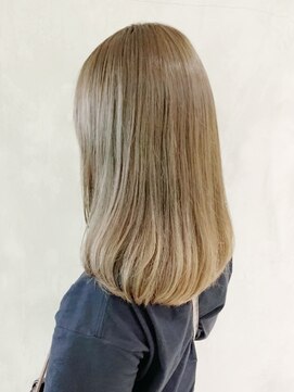 アイティー バイ アルバム 浦和店(IT by ALBUM) アッシュグレージュ_オリーブカラーハイライトカラー_ba305822