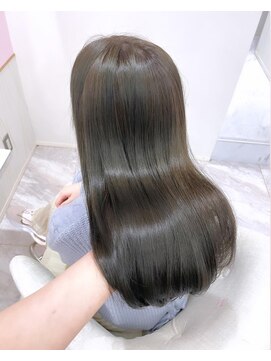 アディション 新宿(ADITION) 艶感オリーブカラー