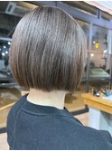 白髪ぼかしハイライト　ミニボブ