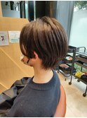 大人のナチュラルショートスタイル