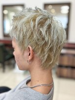 ヘアークリアー 春日部&nbsp;メンズ おしゃれな大人のホワイトブロンドカラー ブリーチ