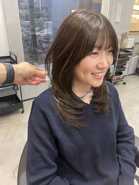 フィーカ(fika) ミディアムたっぷりレイヤーカット担当者浜辺海斗