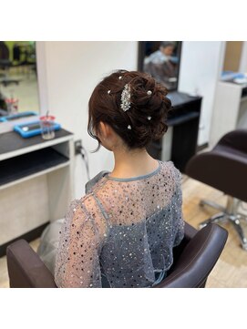 ケリーズグリーン(Kelly's Green) アップヘア