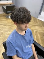 アレス バイ シカ 神戸三宮元町店(ALLES by Cica)&nbsp;波巻きツイストスパイラルパーマツーブロック刈り上げ