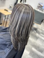 エスト 小倉(est)&nbsp;グレージュハイライト/ブリーチ/ロングレイヤー/髪質改善