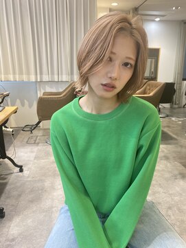 ミント 鳳(Mint.) 20代 30代 40代 ペールベージュ ハイトーンカラー 横顔美人