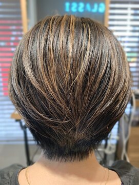 グラッシー センター北店(GLASSI) 【脱白髪染めハイライト】★ホワイトベージュ★ショートボブ