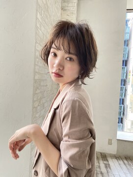 ジョエミバイアンアミ(joemi by Un ami) 【joemi】斜めバンググレージュカラーシルキーベージュ(小倉太郎