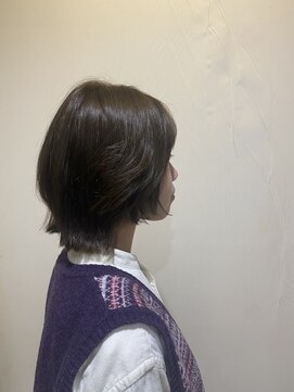 ジュリア(Giulia) ナチュラルカラー スモーキーグレージュ