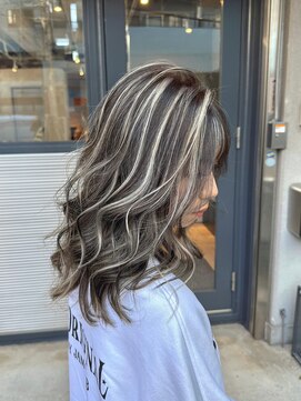 トゥイン 八王子(TWIN) /ハイライトカラーミルクティーベージュブリーチダブルカラー