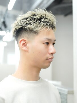 スラッシュ(SLASH) フェザーショート/刈り上げショート/アップバング/フェード/姫路